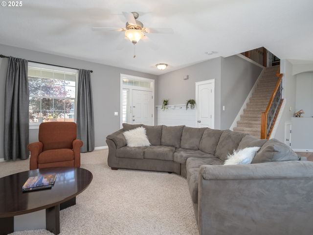 315 N ELM St, Yamhill, OR 97148