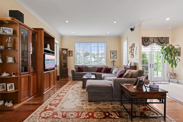 14910 7th Avenue, Whitestone, NY 11357