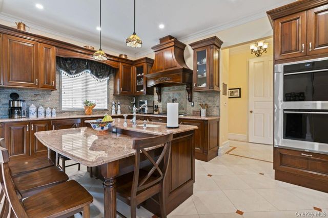 14910 7th Avenue, Whitestone, NY 11357