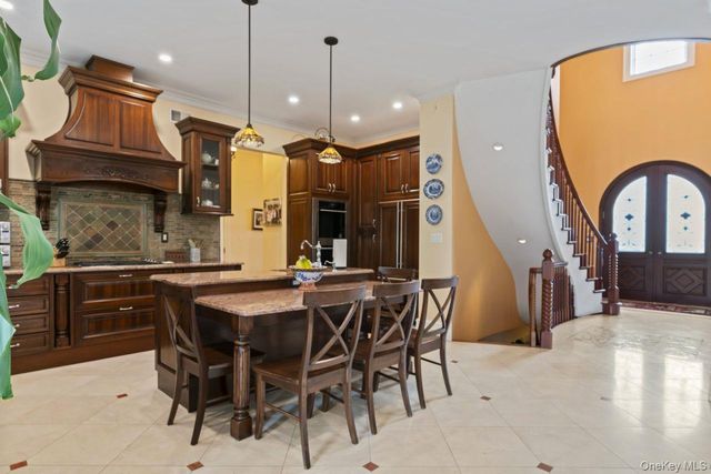 14910 7th Avenue, Whitestone, NY 11357