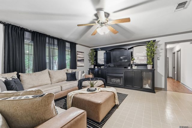 9888 W Tams Dr, Baton Rouge, LA 70815