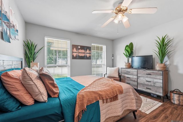 9888 W Tams Dr, Baton Rouge, LA 70815