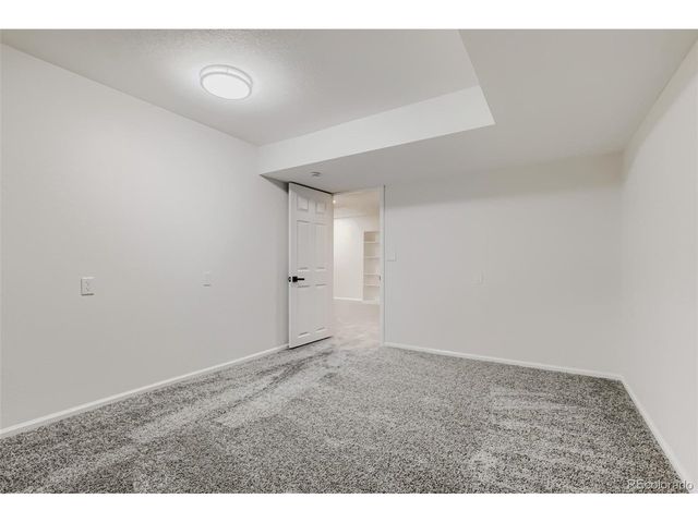 689 Jasper St, Aurora, CO 80011