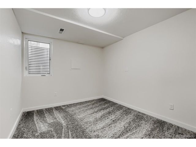 689 Jasper St, Aurora, CO 80011
