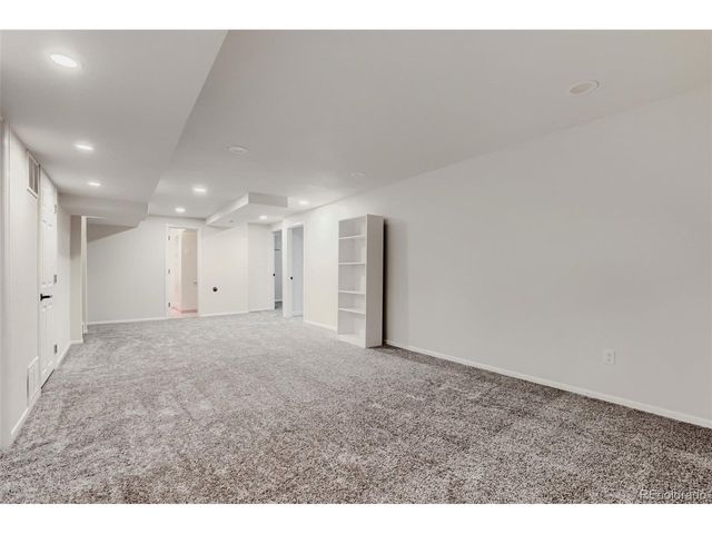 689 Jasper St, Aurora, CO 80011