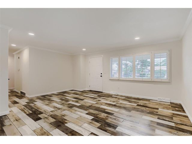 689 Jasper St, Aurora, CO 80011
