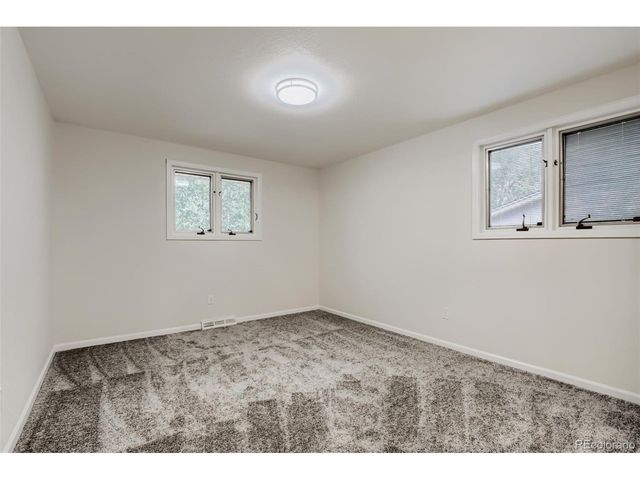 689 Jasper St, Aurora, CO 80011