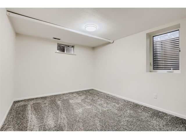 689 Jasper St, Aurora, CO 80011