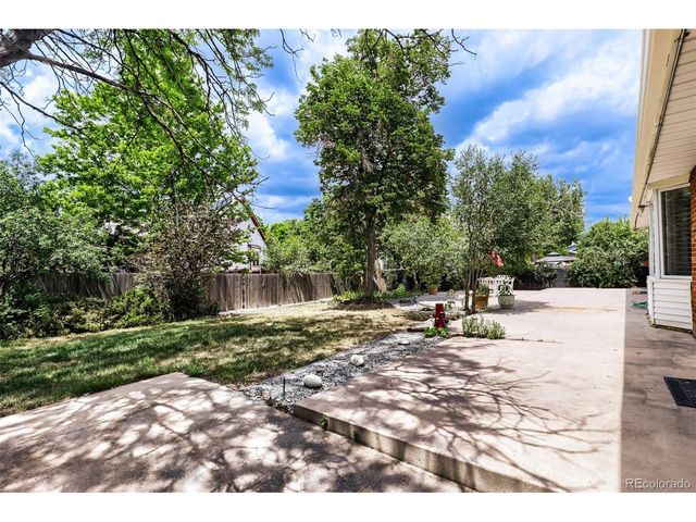 689 Jasper St, Aurora, CO 80011