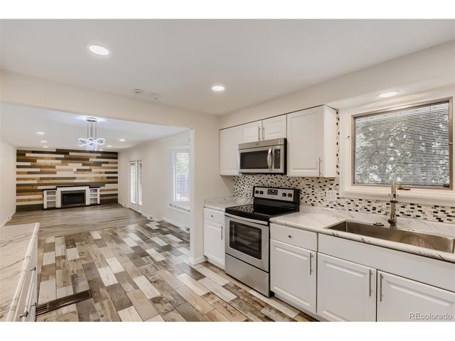 689 Jasper St, Aurora, CO 80011