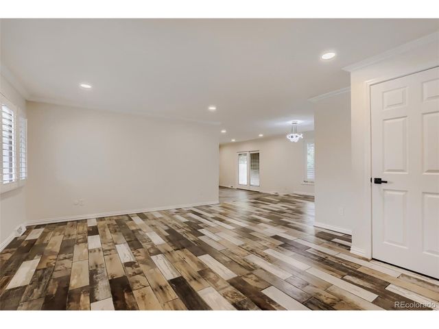 689 Jasper St, Aurora, CO 80011