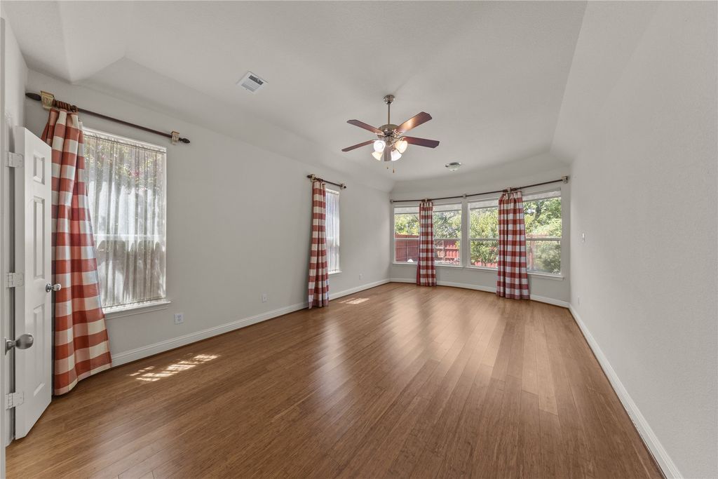 Image 13 of property listing at 1615 Thornberry Drive, Wylie, TX 75098