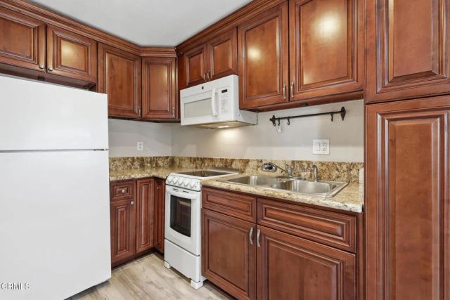 28947 E Thousand Oaks Boulevard, Agoura Hills, CA 91301