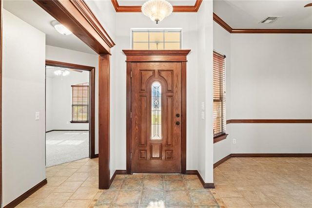 805 W Old Farm Way, Mustang, OK 73064