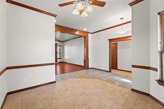 805 W Old Farm Way, Mustang, OK 73064