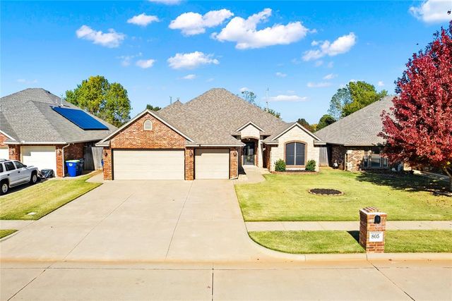 805 W Old Farm Way, Mustang, OK 73064