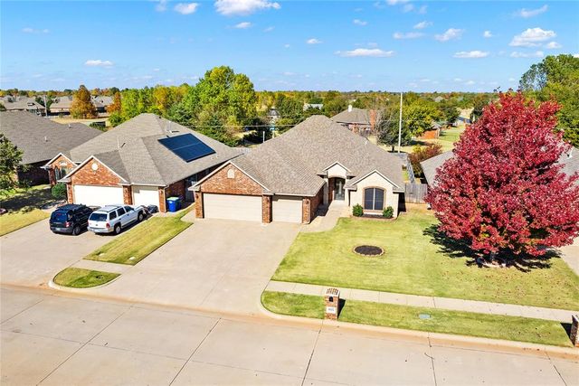 805 W Old Farm Way, Mustang, OK 73064
