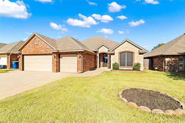 805 W Old Farm Way, Mustang, OK 73064
