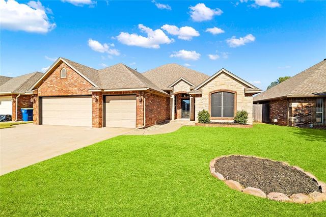 805 W Old Farm Way, Mustang, OK 73064