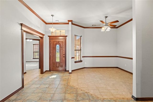 805 W Old Farm Way, Mustang, OK 73064