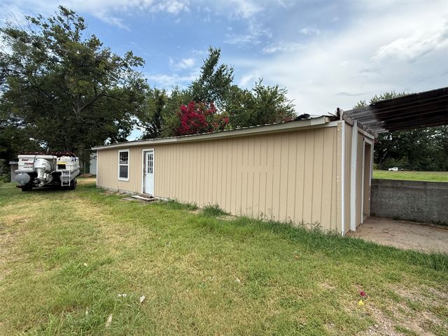 417705 E 1210 Road, Eufaula, OK 74432