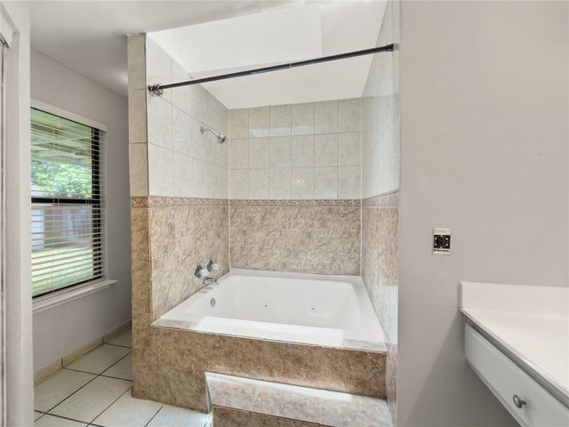 614 Red Coat Lane, Arlington, TX 76002