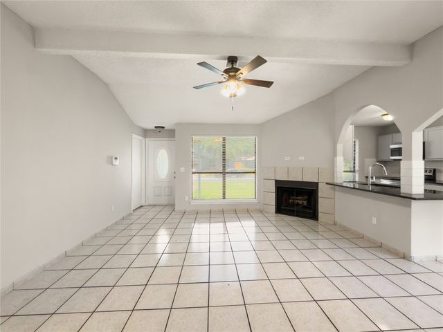 614 Red Coat Lane, Arlington, TX 76002