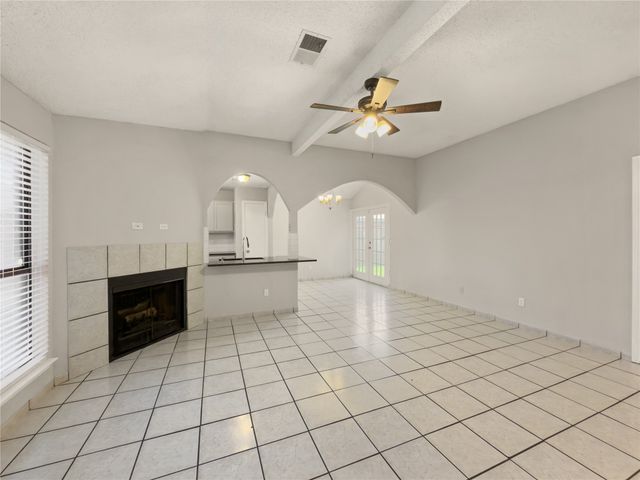 614 Red Coat Lane, Arlington, TX 76002