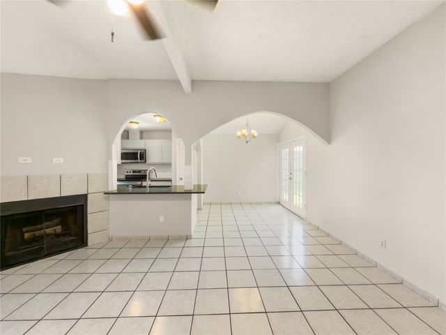 614 Red Coat Lane, Arlington, TX 76002