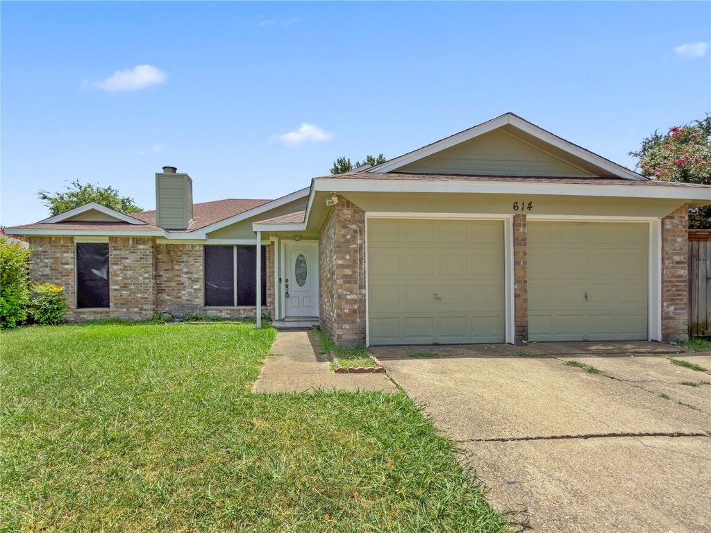 614 Red Coat Lane, Arlington, TX 76002