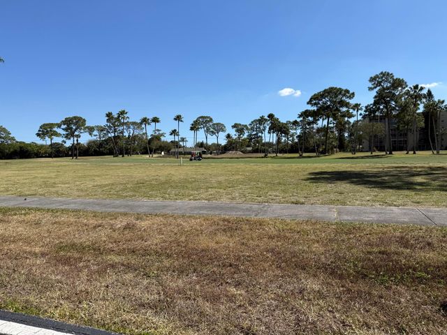 3524 Via Poinciana 505, Lake Worth, FL 33467