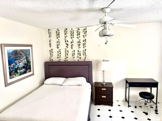 3524 Via Poinciana 505, Lake Worth, FL 33467