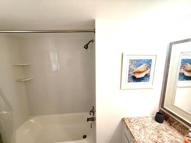 3524 Via Poinciana 505, Lake Worth, FL 33467