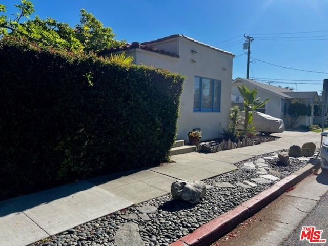 1335 Chelsea Avenue, Santa Monica, CA 90404