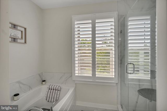 2603 LOGANBERRY DR, Herndon, VA 20171