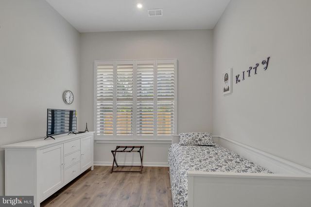 2603 LOGANBERRY DR, Herndon, VA 20171