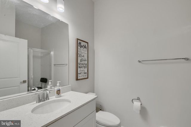 2603 LOGANBERRY DR, Herndon, VA 20171