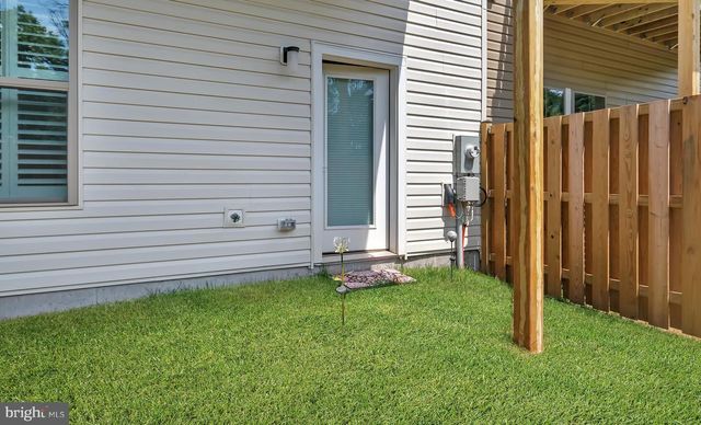 2603 LOGANBERRY DR, Herndon, VA 20171