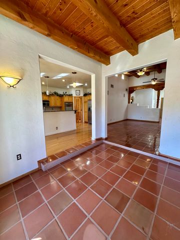 2638 ALOYSIA Lane NW, Albuquerque, NM 87104