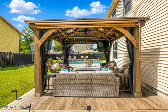 4 Mills Avenue, Port Monmouth, NJ 07758