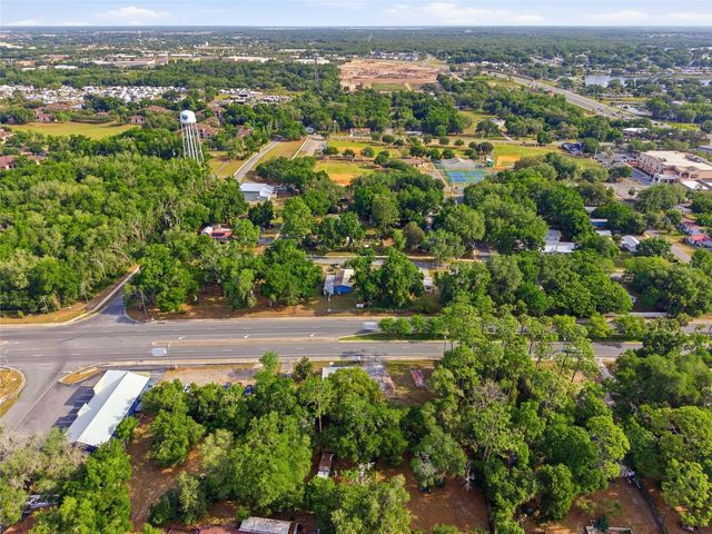 320 HIGHWAY 466, Lady Lake, FL 32159