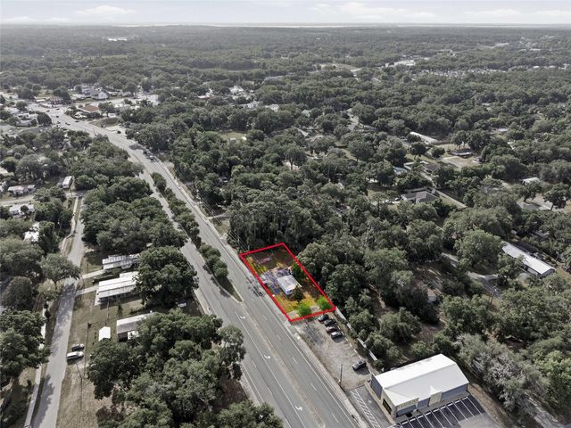 320 HIGHWAY 466, Lady Lake, FL 32159