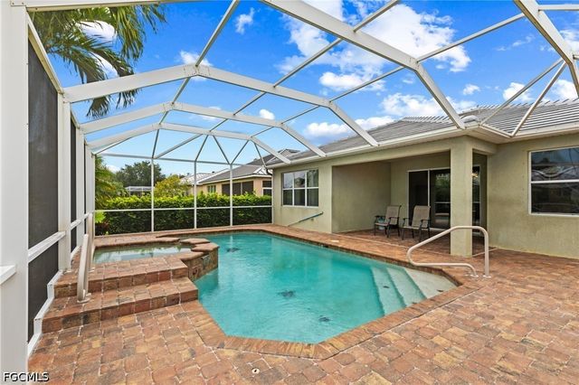 2617 Brightside CT, Cape Coral, FL 33991