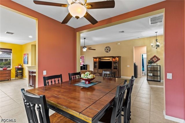 2617 Brightside CT, Cape Coral, FL 33991