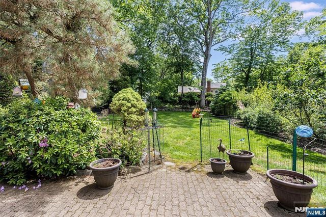 26 Crestview Hill Road, Livingston, NJ 07039