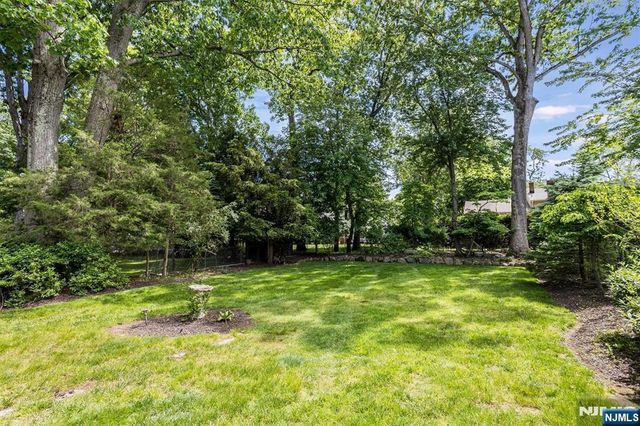 26 Crestview Hill Road, Livingston, NJ 07039