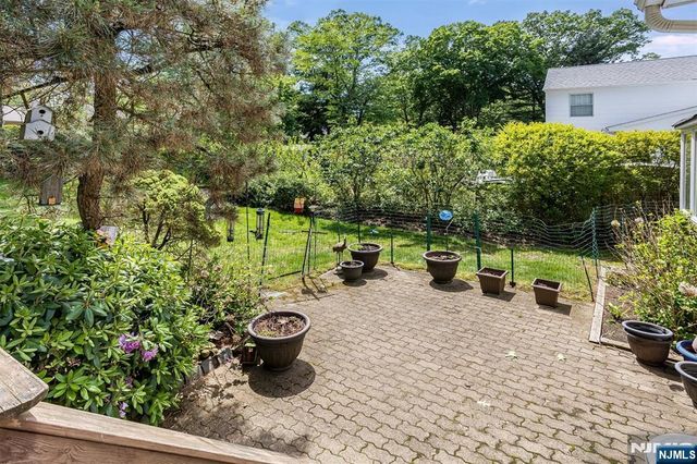 26 Crestview Hill Road, Livingston, NJ 07039