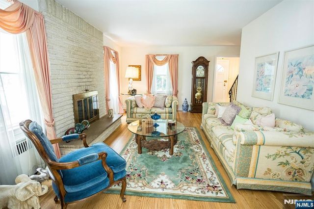 26 Crestview Hill Road, Livingston, NJ 07039