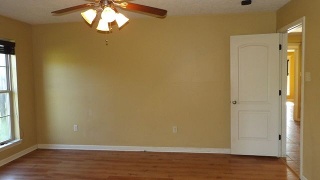 308 Barkley, Iowa, LA 70647