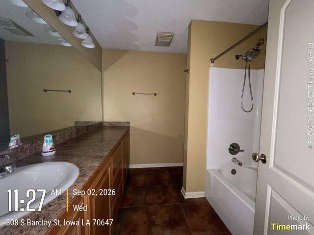 308 Barkley, Iowa, LA 70647